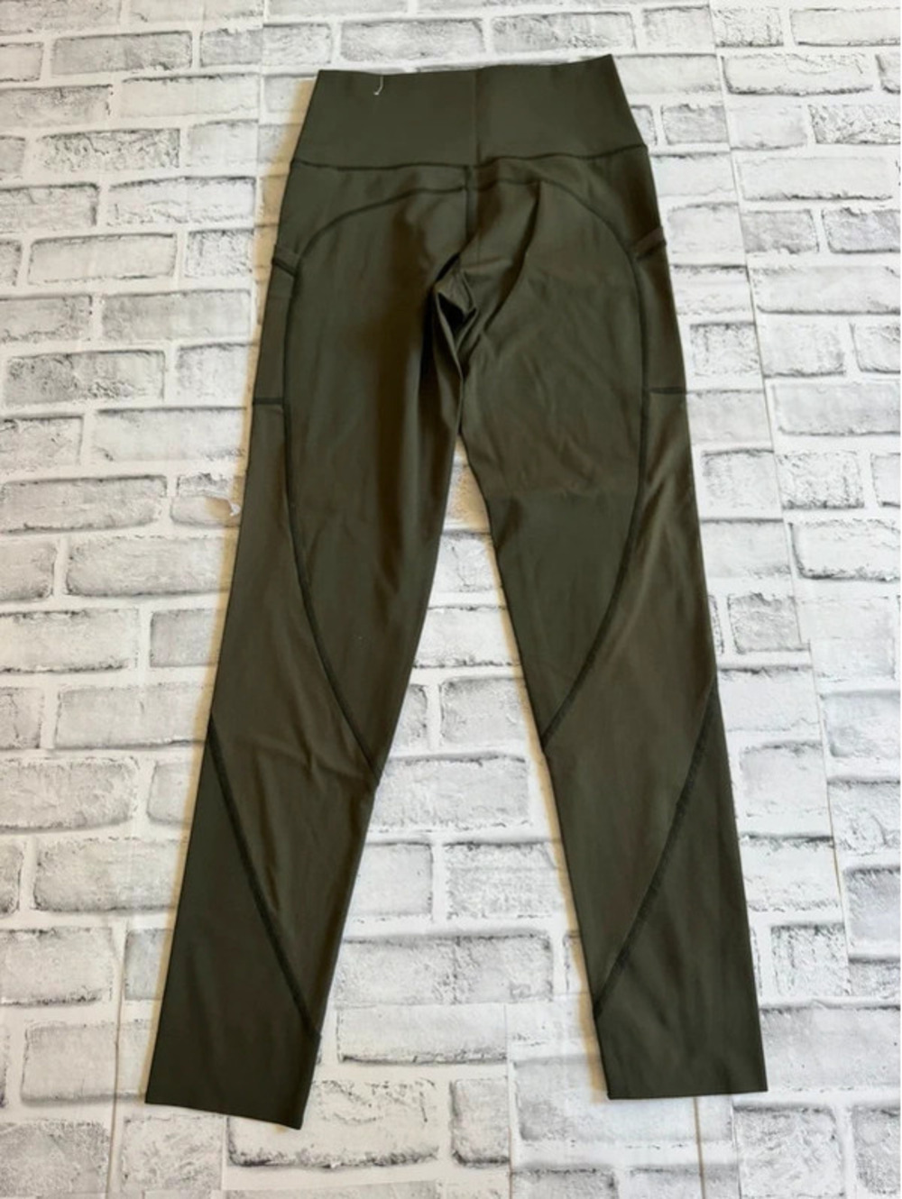Women’s Aerie Forrest green 7/8 leggings size medium - Picture 2 of 4